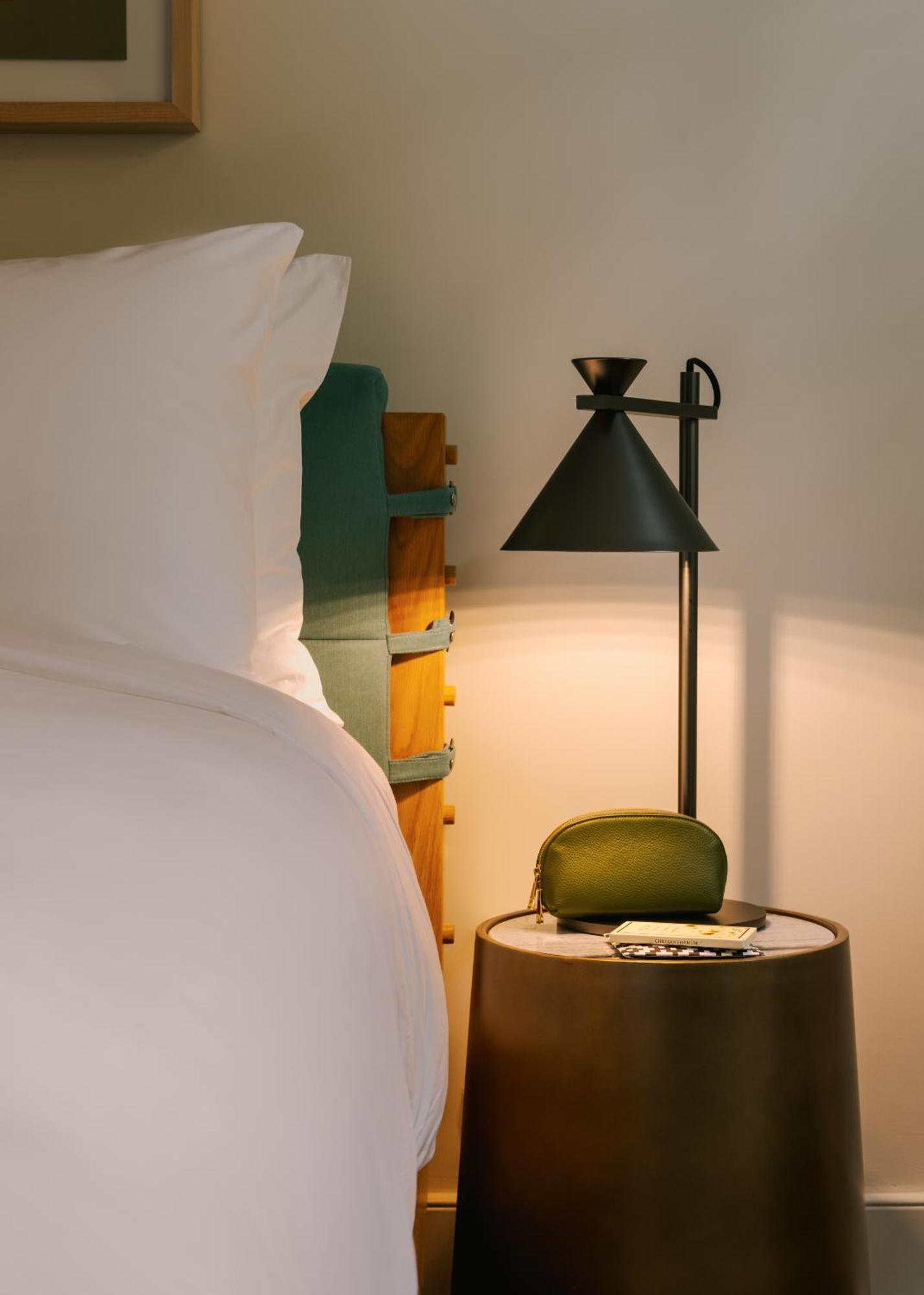 Hotel Kenmore Village Hotel, South