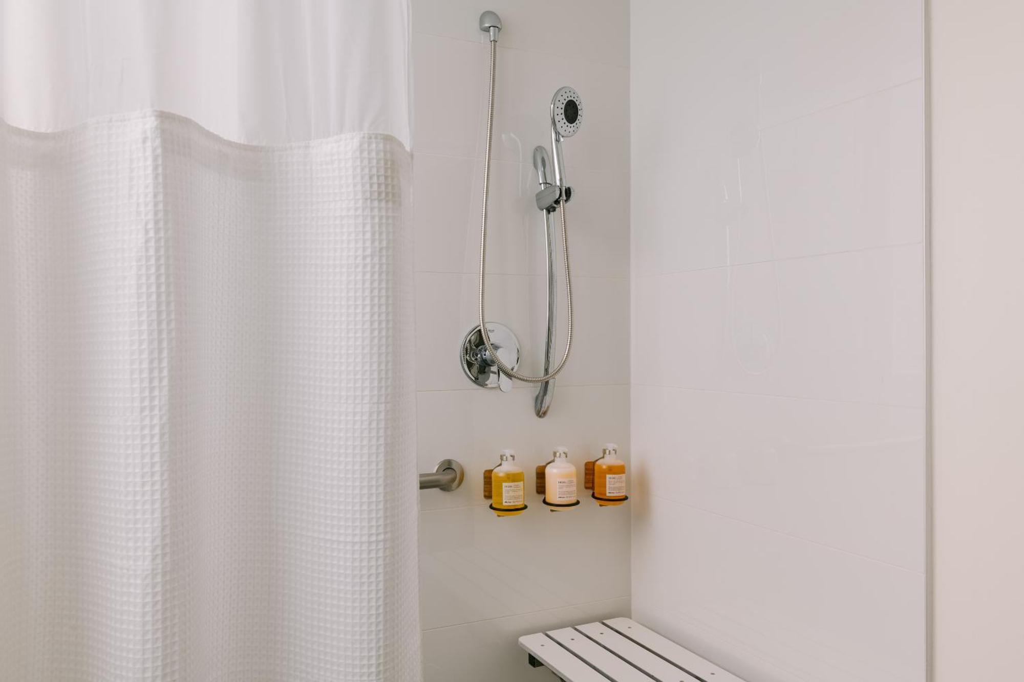 Hotel Kenmore Village Hotel, South