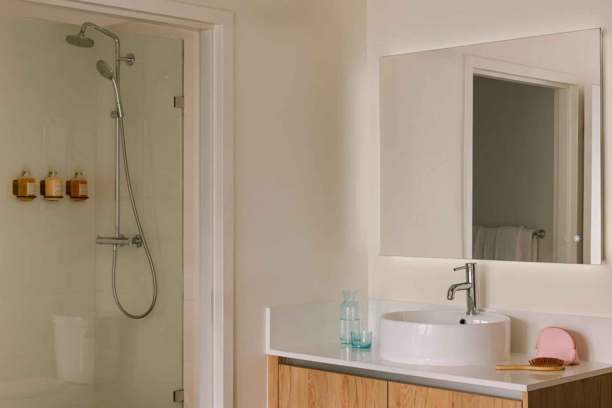 Hotel Kenmore Village Hotel, South 4*