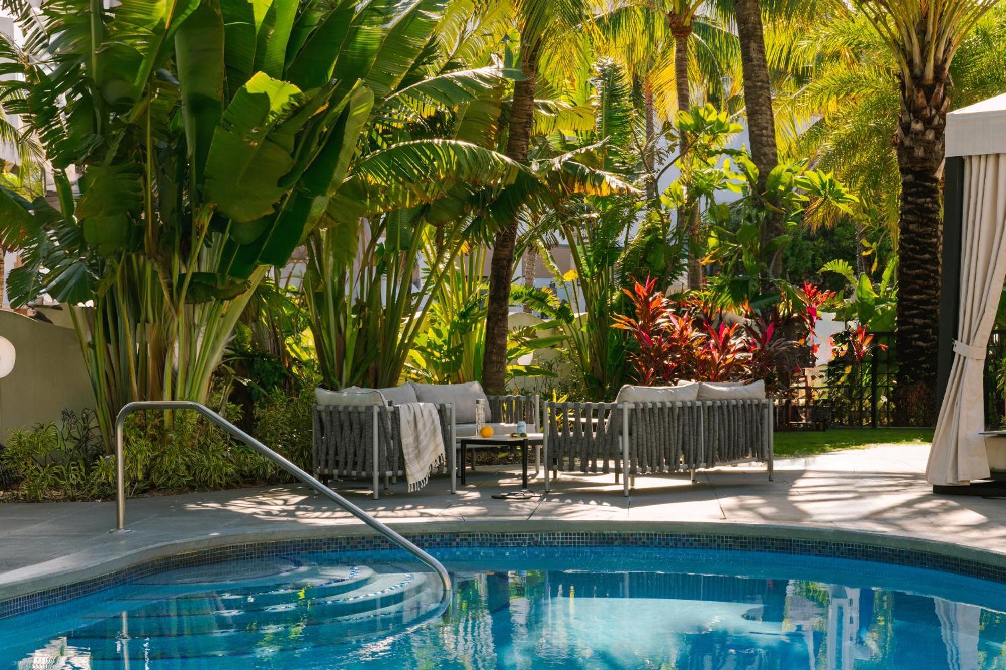 Hotel Kenmore Village Hotel, South